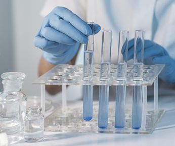 Nytt laboratorium för plaståtervinning med enzymer